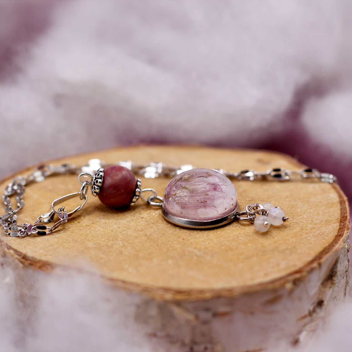 Ketting 'Pink Aura Petals' met rhodocrosiet en maansteen