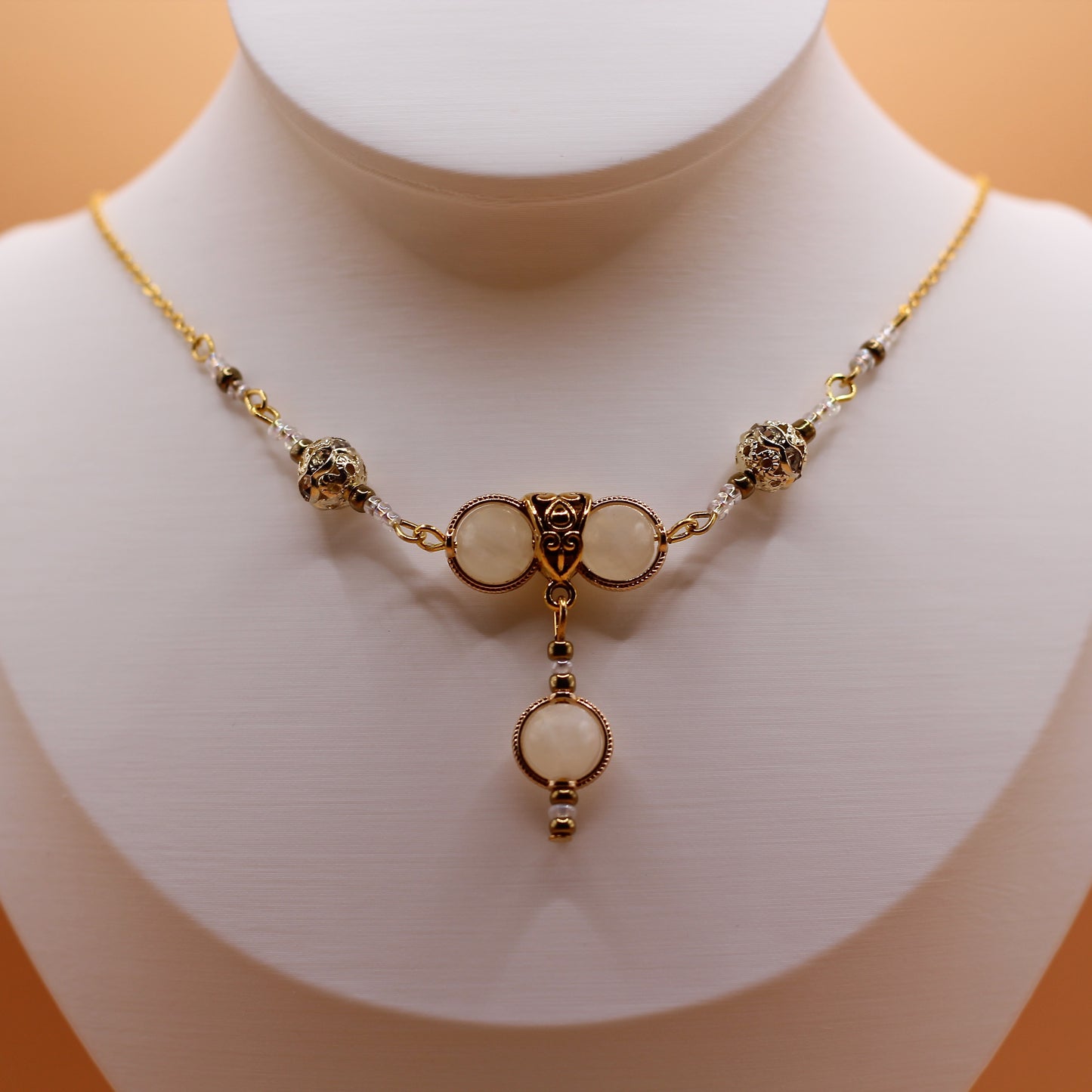 'White Dawn' necklace with white agate