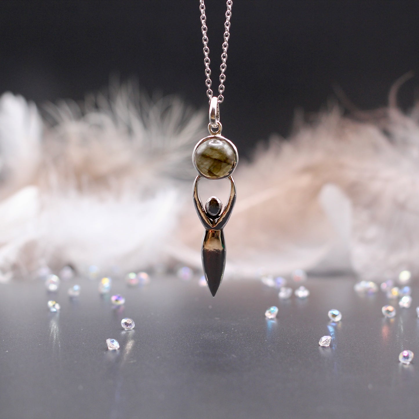 Ketting met 'Gaia, godin van de aarde' met Labradoriet