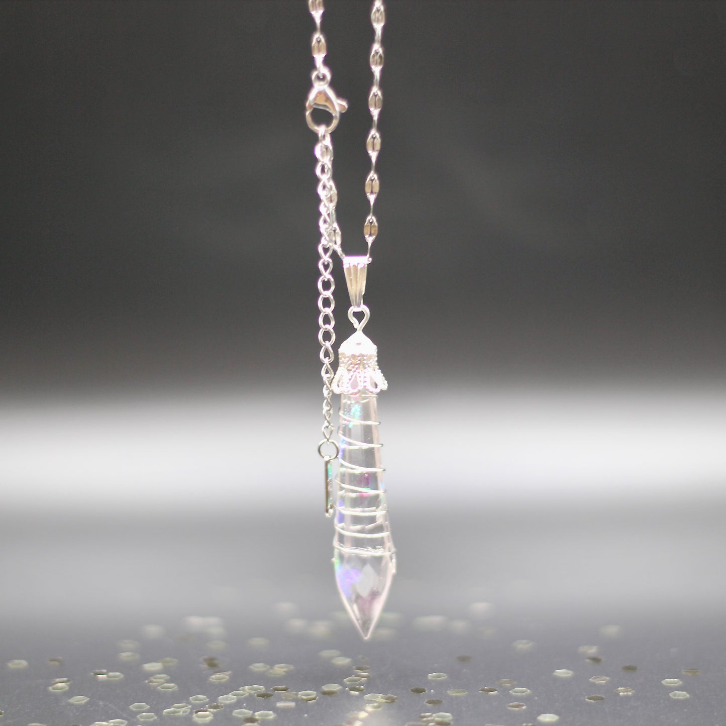 Ketting met regenboog pendel