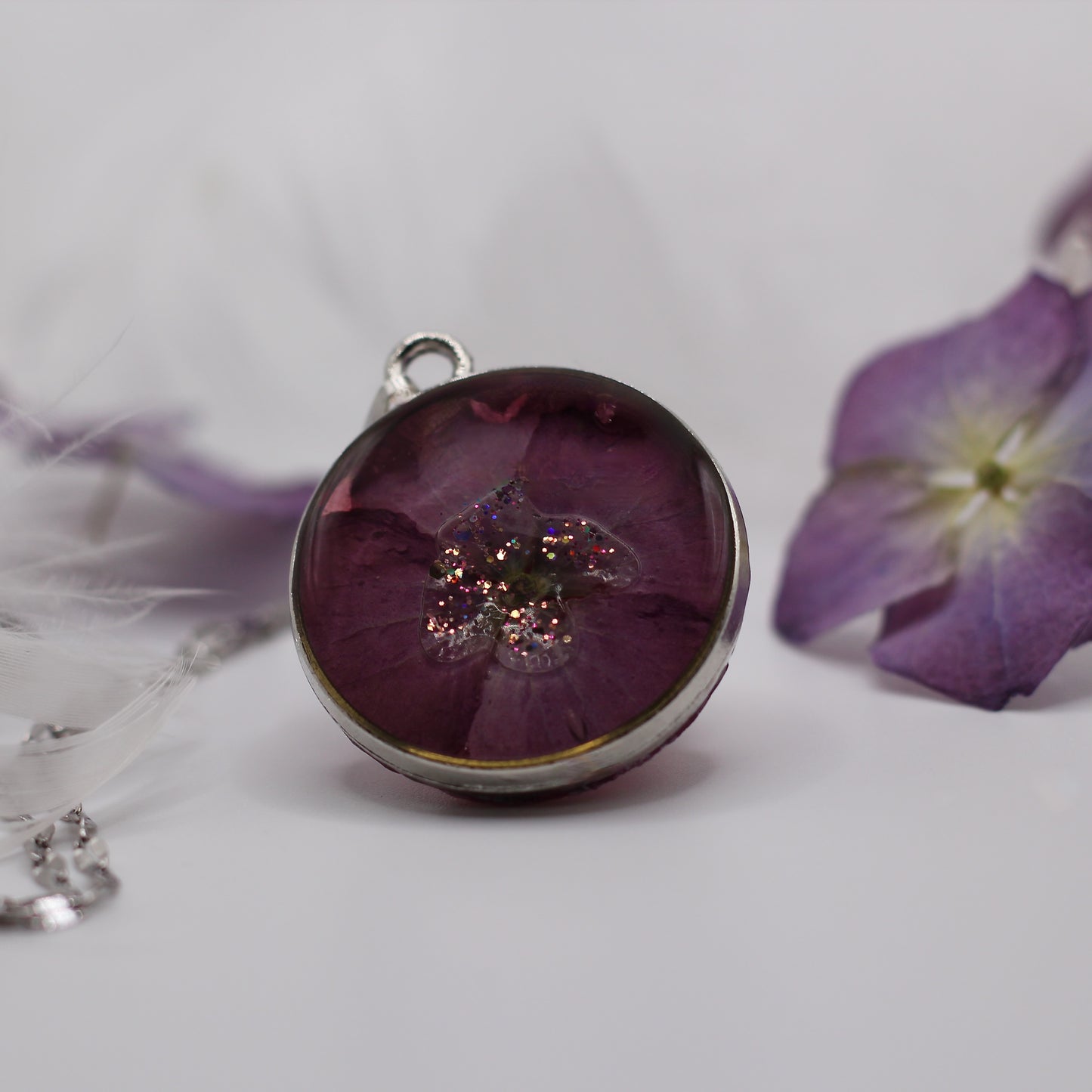Necklace 'Shimmering Hortensia'