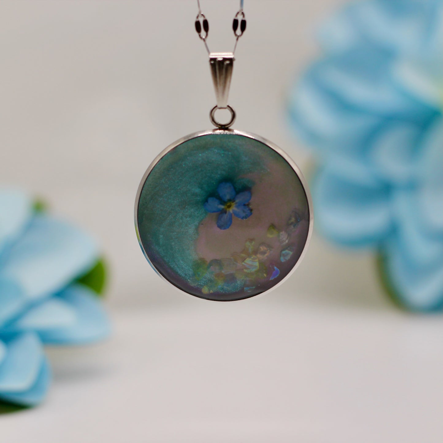 'Shimmering Memory' Necklace