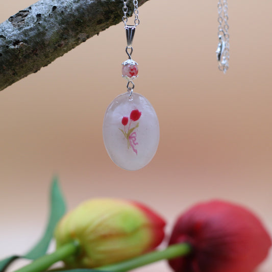 Ketting met  rode tulpen