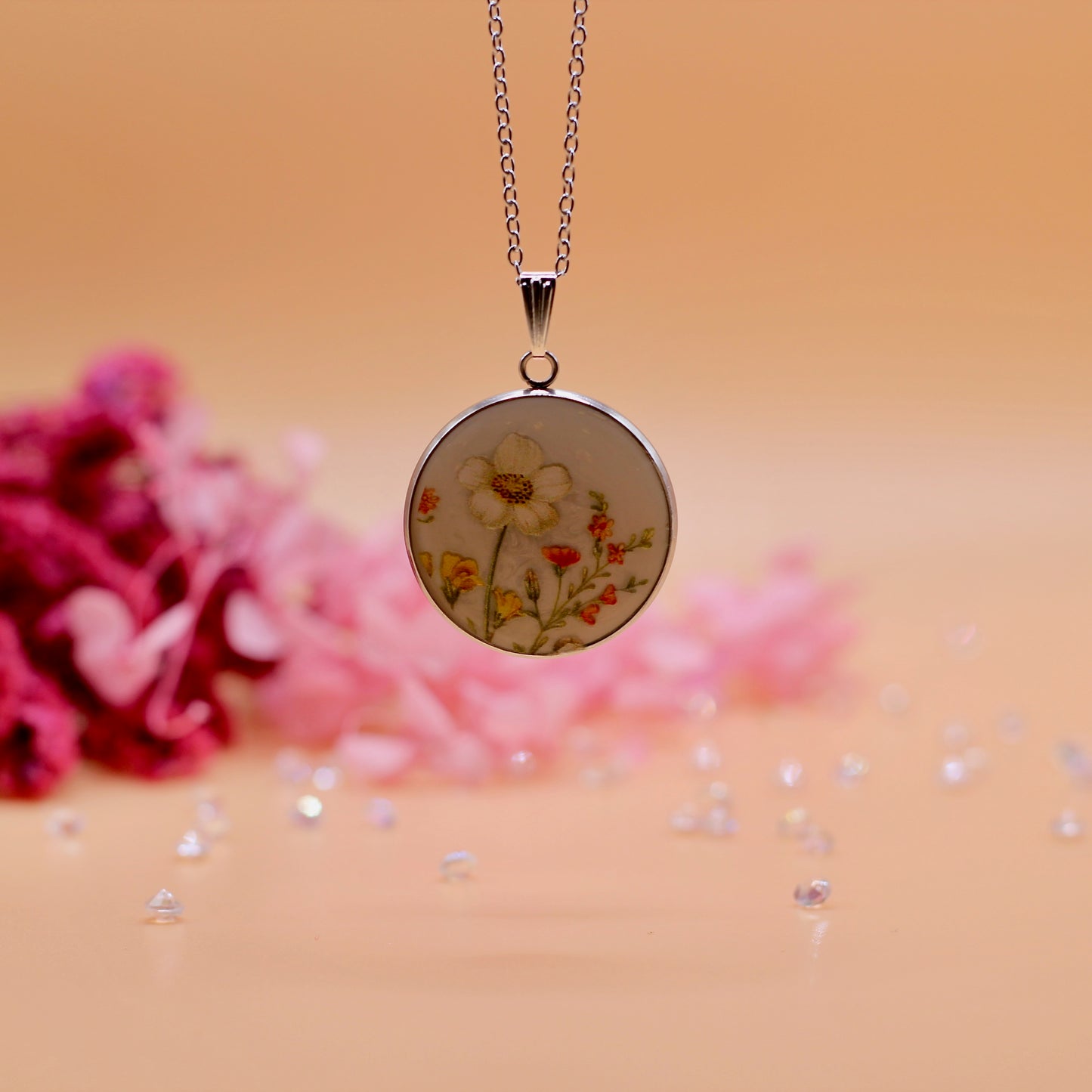 Ketting met veldbloemen rond