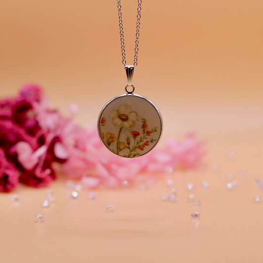 Ketting met veldbloemen rond