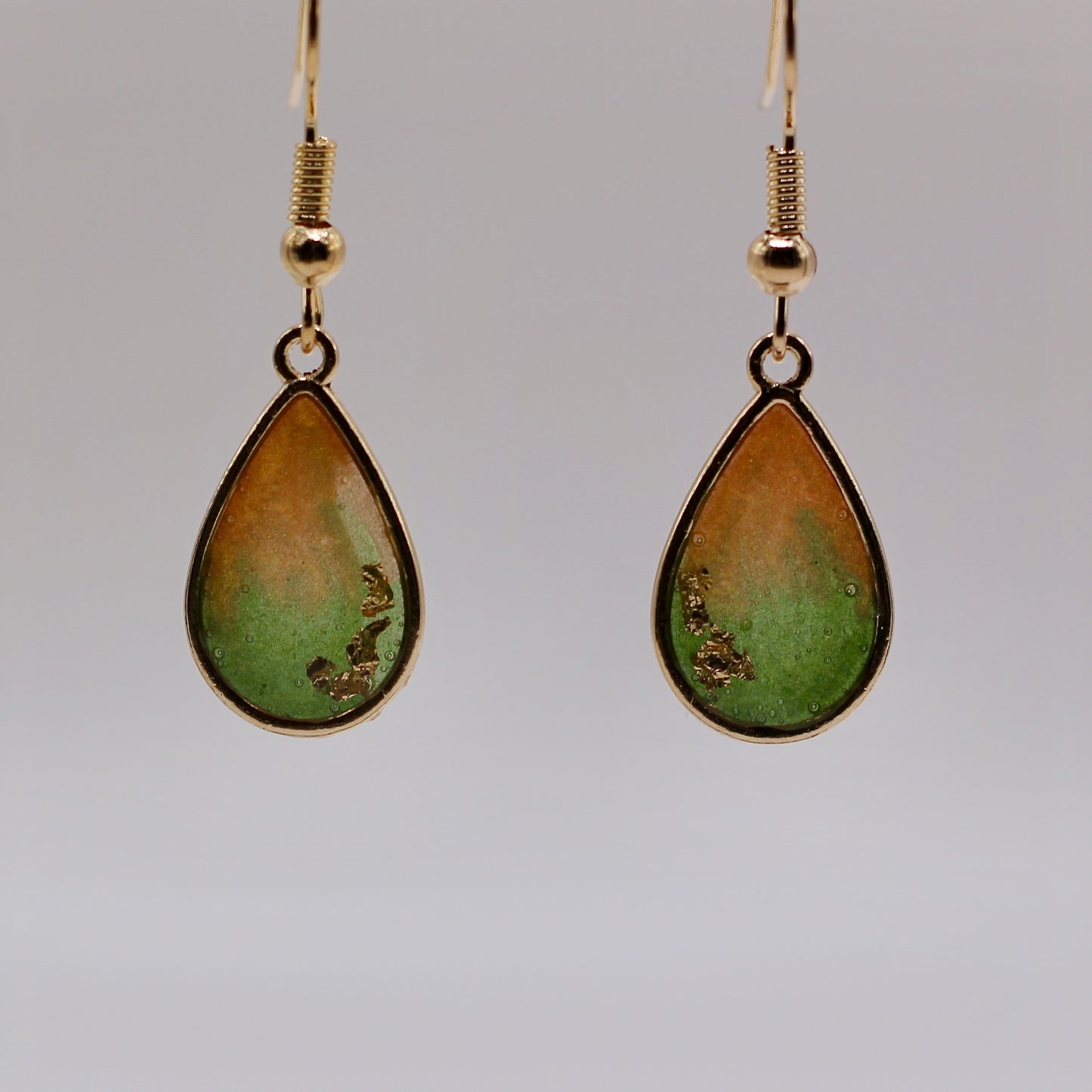 Oorbellen goud groene druppel