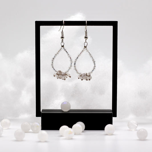 Oorbellen 'Moonlit Bubbles' met regenboog maansteen