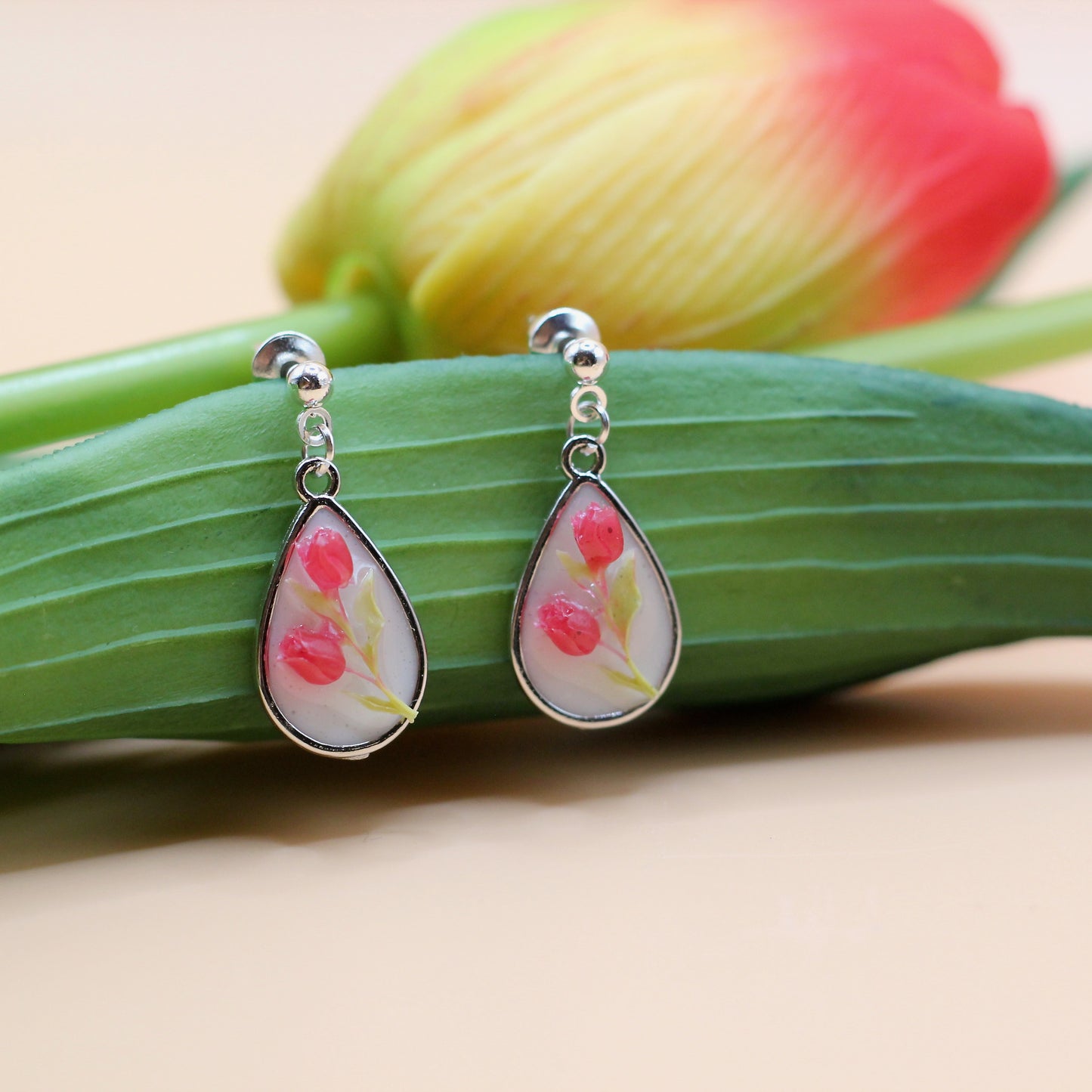 Oorbellen rode tulpen